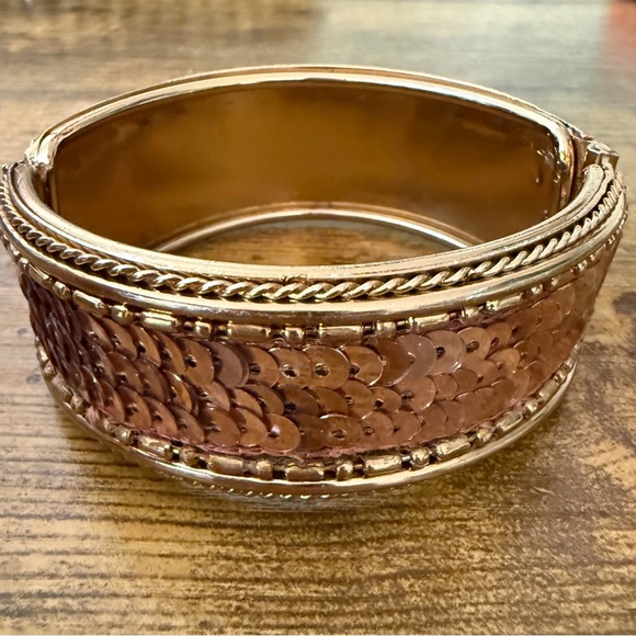 Jewelry - Y2K Chunky‎ Copper Color Bangle Bracelet Metal & Sequins Spring Hinge Open Close